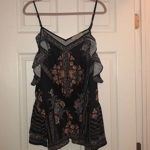 Flying Tomato Cold Shoulder top